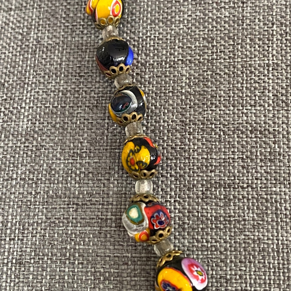 SOLD Incredible set of glass hand created beads with coordinating earrings. - Picture 4 of 8